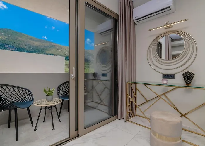 Rua Mat - Serene With Modern Comfort, By Zantewize