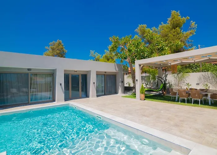Villa Rua Mat - Serene With Modern Comfort, By Zantewize