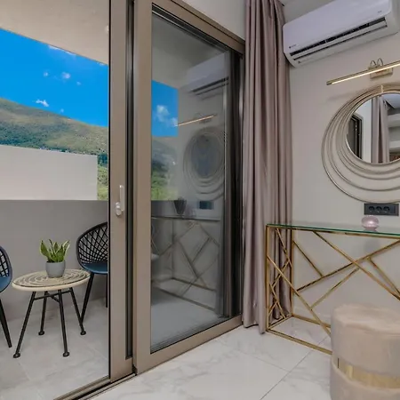 Rua Mat - Serene With Modern Comfort, By Zantewize