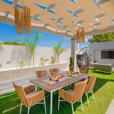 וילה Rua Mat - Serene With Modern Comfort, By Zantewize